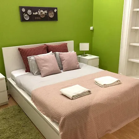 T2 In Typical In Sapadores Apartment