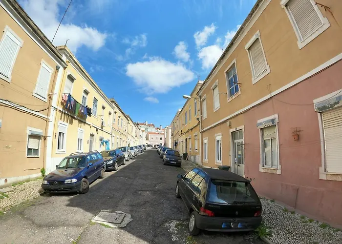 T2 In Typical In Sapadores Lisboa