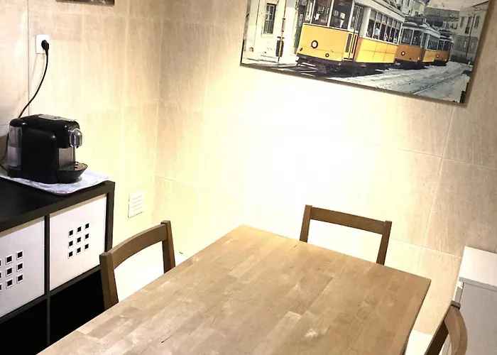 T2 In Typical In Sapadores شقة Lisboa