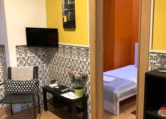 T2 In Typical In Sapadores شقة Lisboa