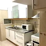 Appartement T2 In Typical In Sapadores Lissabon