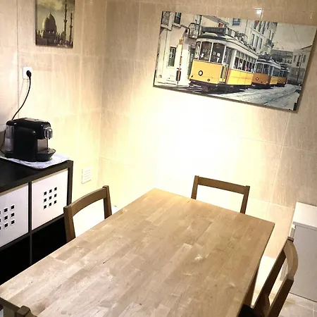 T2 In Typical In Sapadores Appartement Lissabon